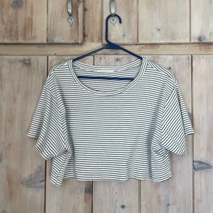 Casual crop top! Very comfy